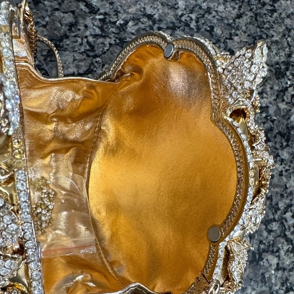 Elegant Gold Floral Clutch NWOT - Picture 11 of 16